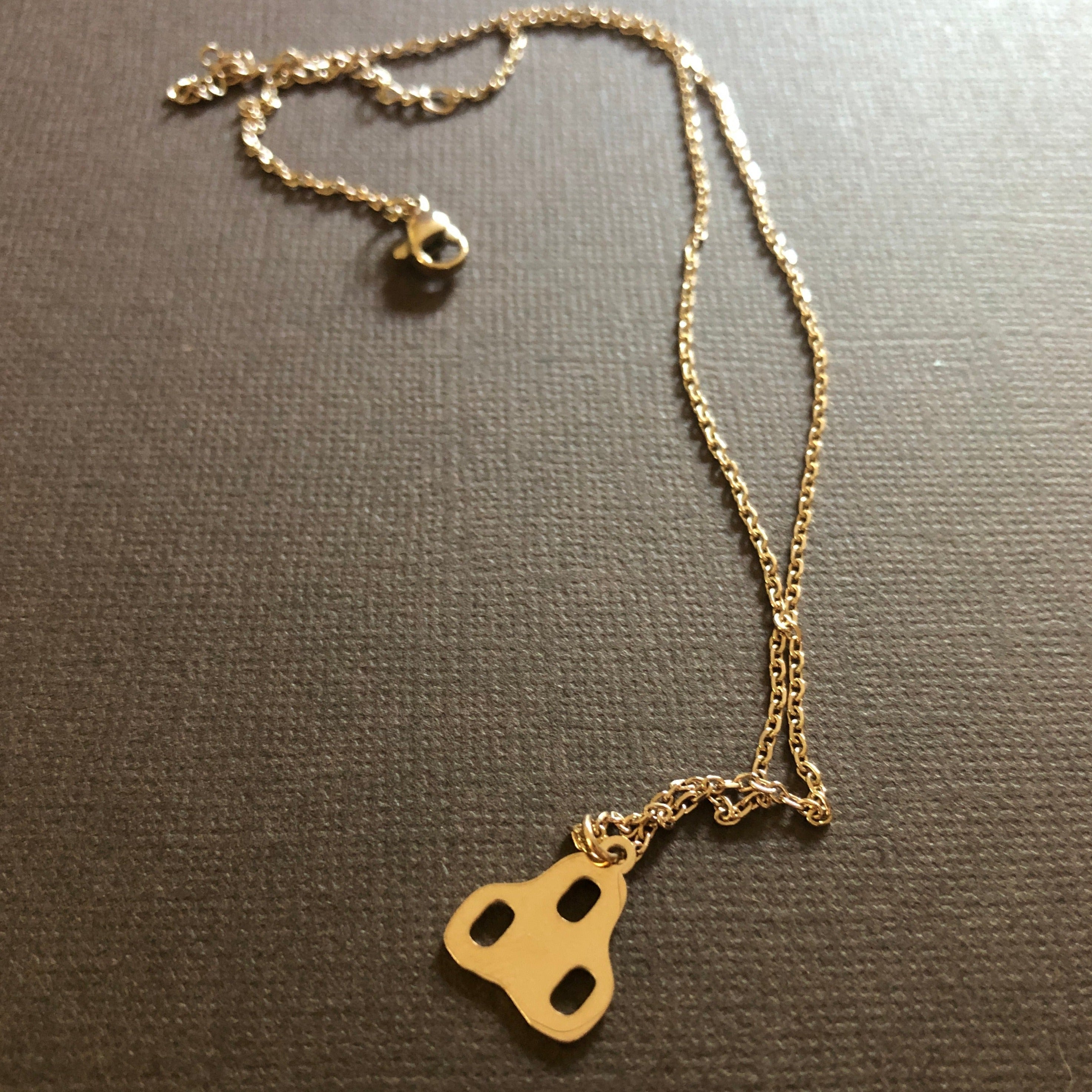 Necklace Cleat S