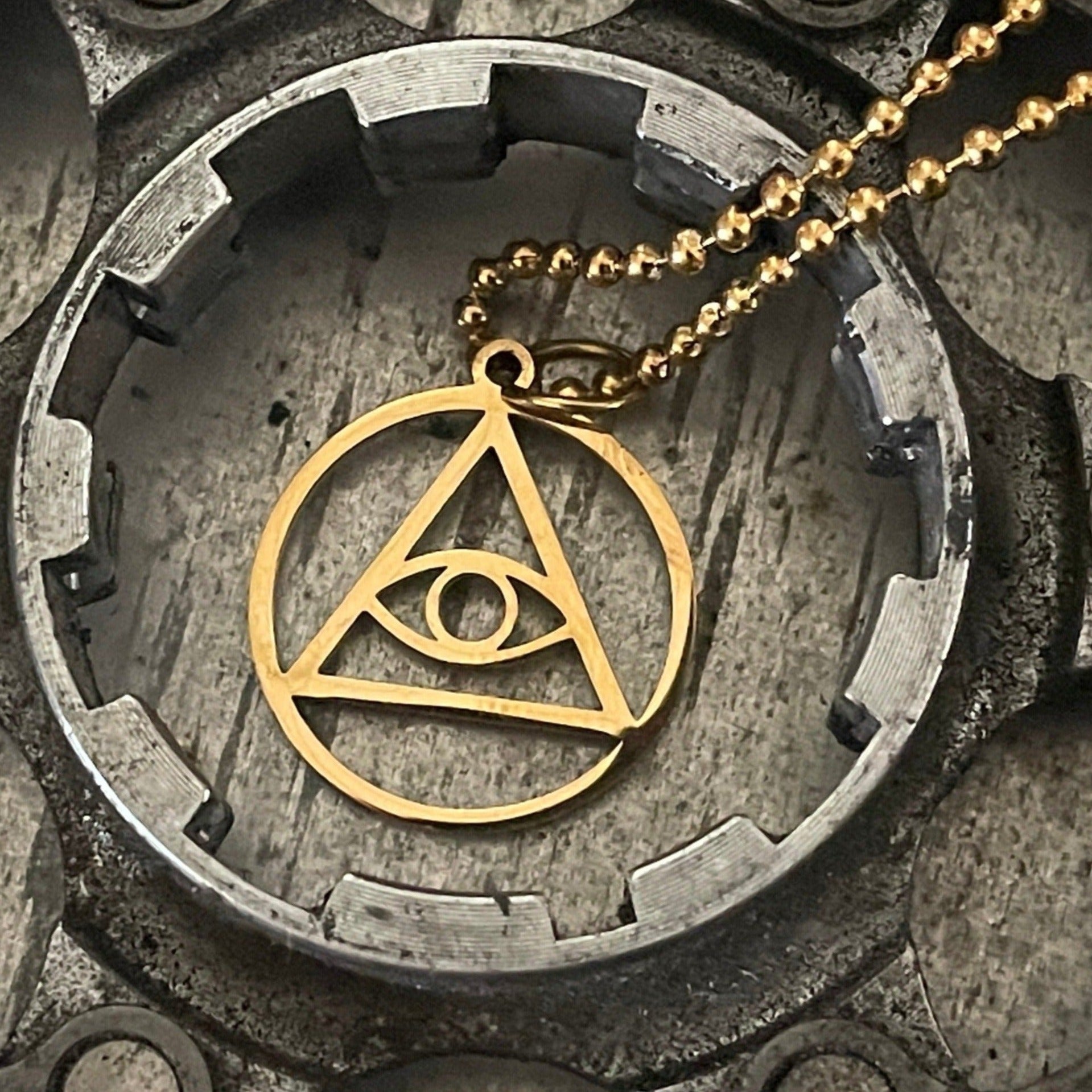 Necklace Eye